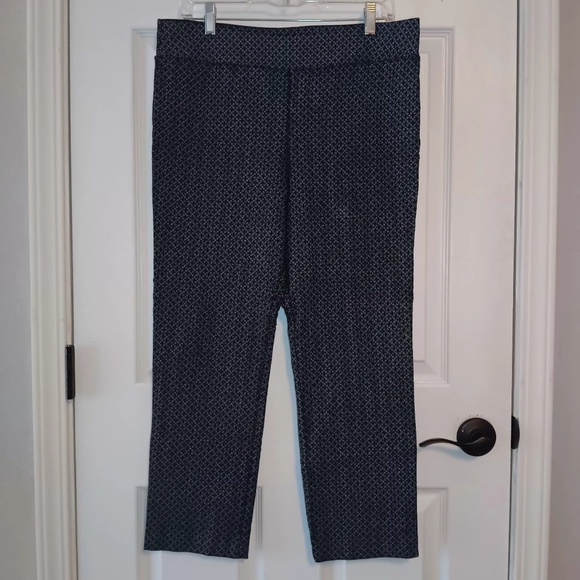 Margaret M Pants - Margaret M Straight Leg Slimming Pull-on Ankle Pants